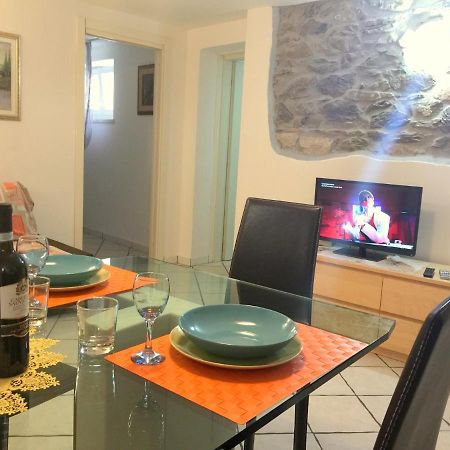 פיומבינו Viola Apartment מראה חיצוני תמונה