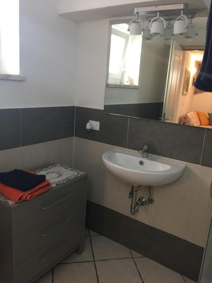 פיומבינו Viola Apartment מראה חיצוני תמונה